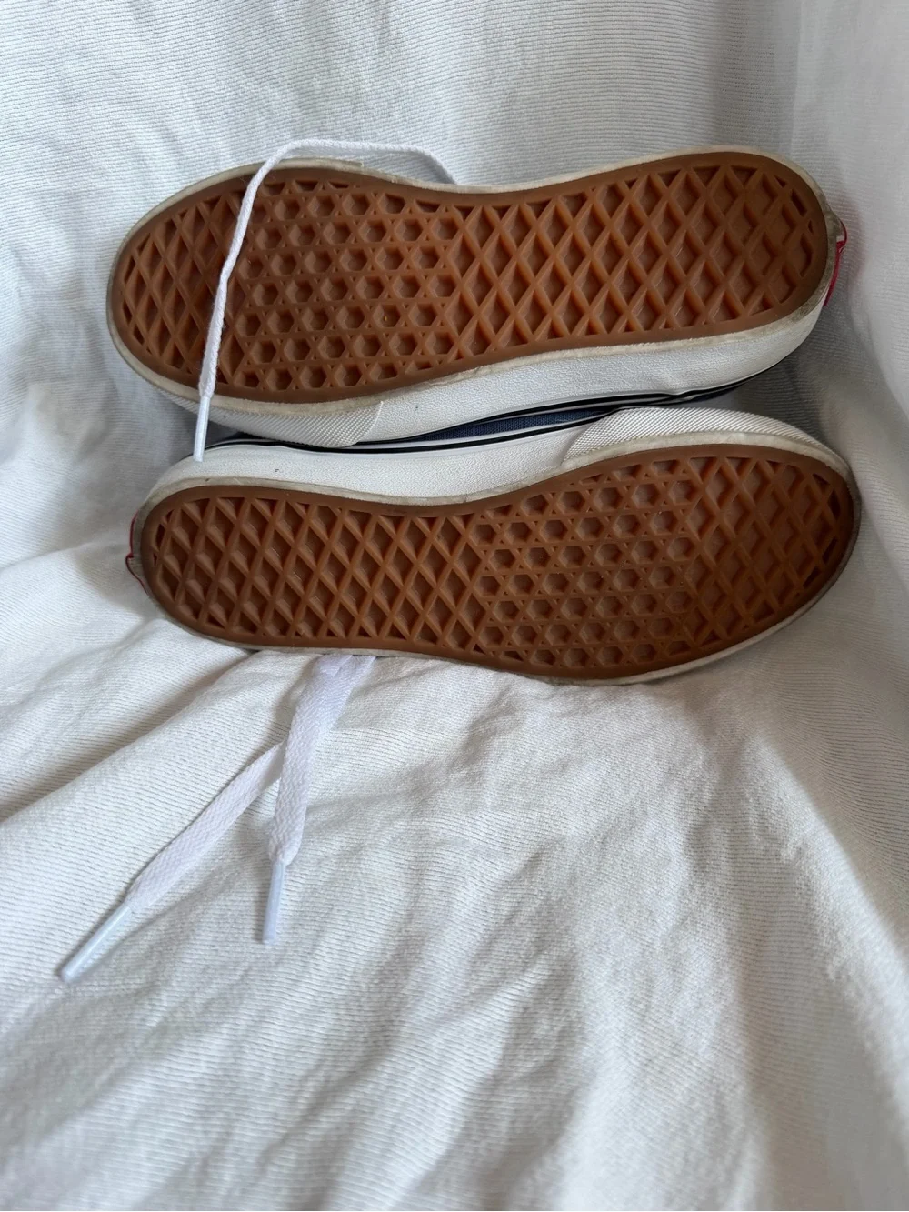 Vans Low-Top Sneakers in Navy and White